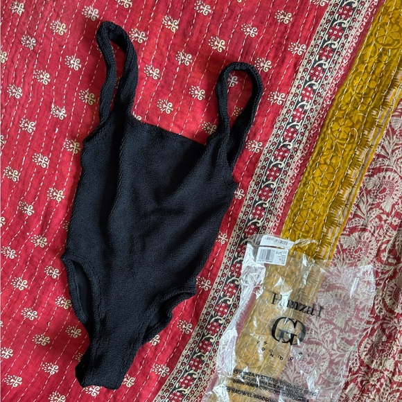 Hunza G square neck onepiece. - Picture 6 of 8